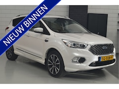 Ford Kuga - 1.5 EcoBoost Vignale // PANO // CAMERA // TREKHAAK // 4x4 // STUUR&STOELVERWARMING // BOMV