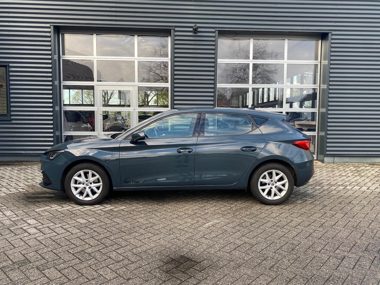 SEAT Leon - 1.5 TSI Style 115 PK | Parkeersensoren | Climate Control | Apple Carplay & Android Auto | - AutoWereld.nl