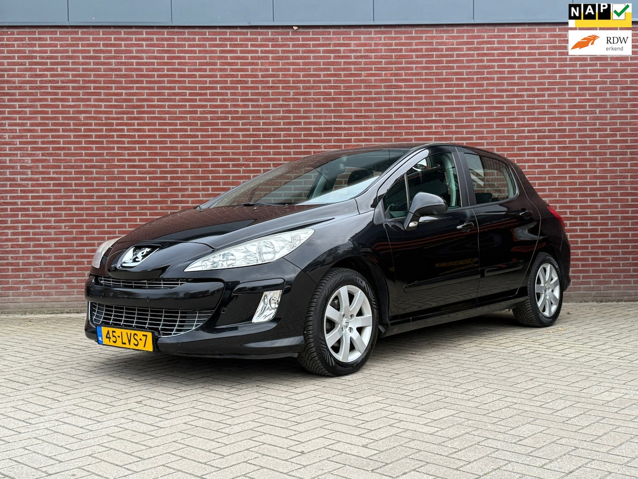 Peugeot 308 - 1.6 VTi Sublime / 5-deurs / Automaat / Airco / Cruise / Parkeer sensoren - AutoWereld.nl