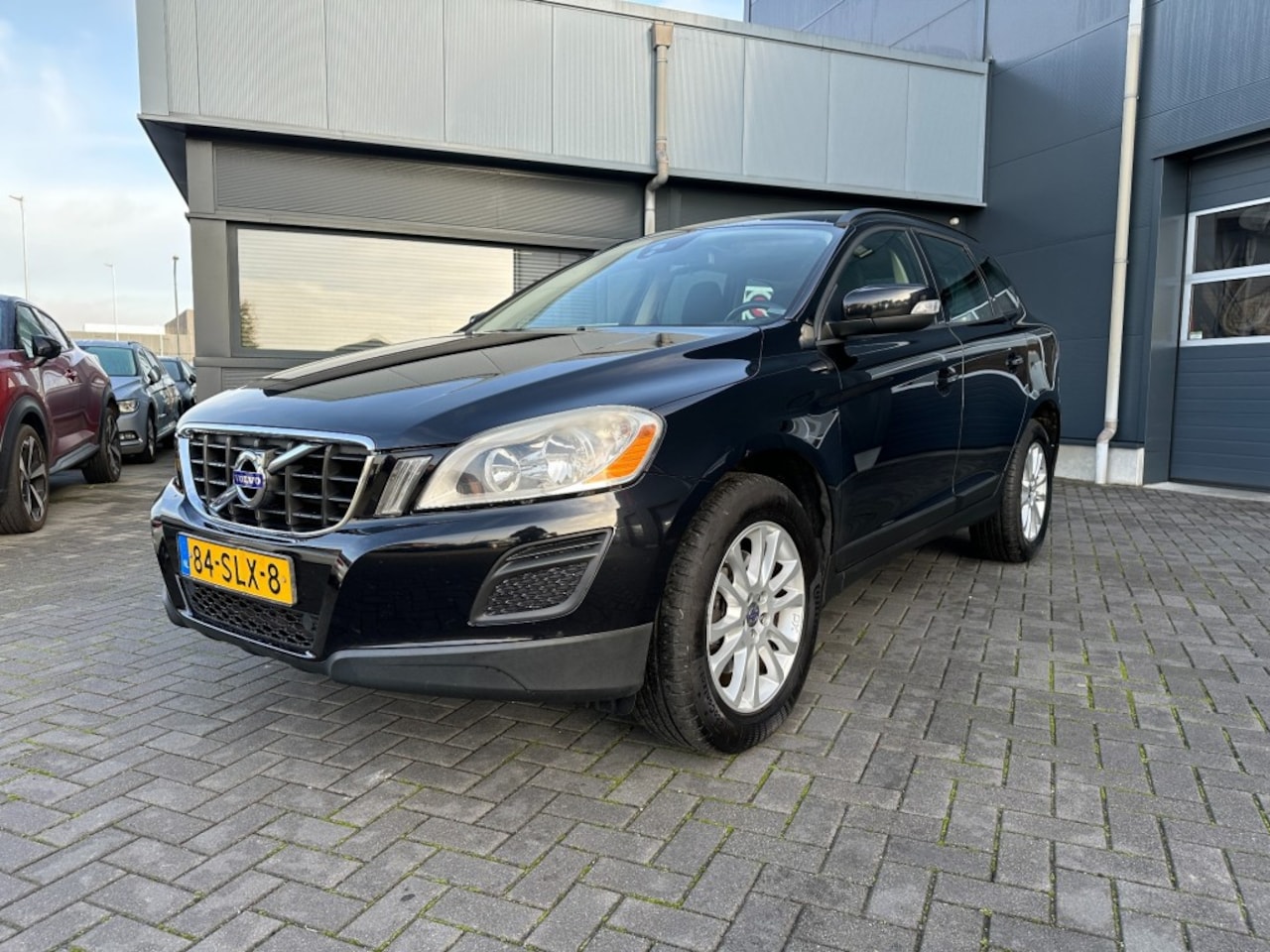 Volvo XC60 - 2.0 T5 Kinetic Aut. Navigatie Trekhaak - AutoWereld.nl
