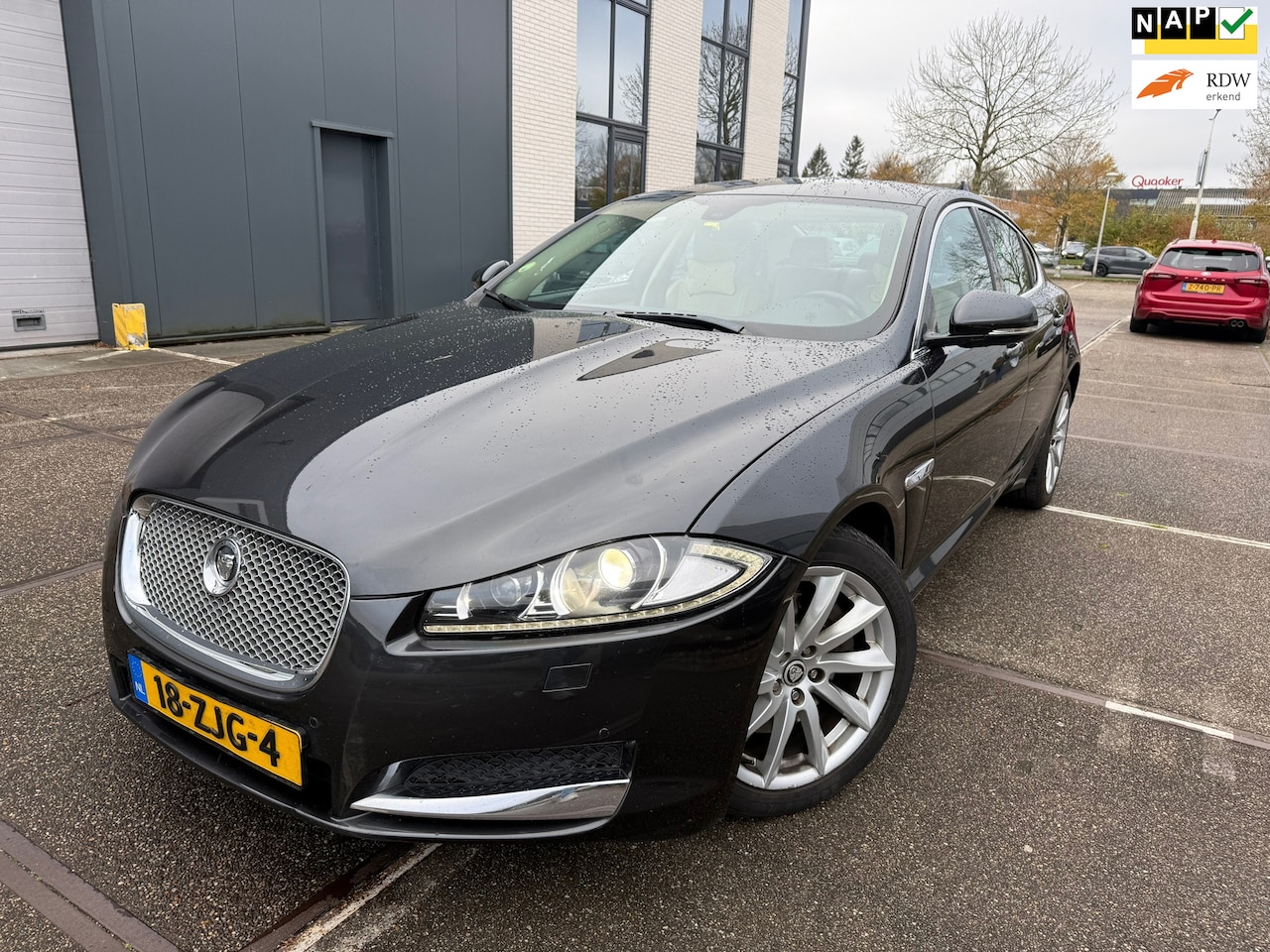 Jaguar XF - 2.2D / AUTOMAAT / NAP / AIRCO / VEEL OPTIES / LEER / BPEKJES / TWEE SLEUTELS / NETTE AUTO! - AutoWereld.nl