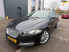 Jaguar XF - 2.2D / AUTOMAAT / NAP / AIRCO / VEEL OPTIES / LEER / BPEKJES / TWEE SLEUTELS / NETTE AUTO