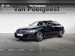 BMW 5-serie - Sedan 520i M Sport | Trekhaak | Panoramadak