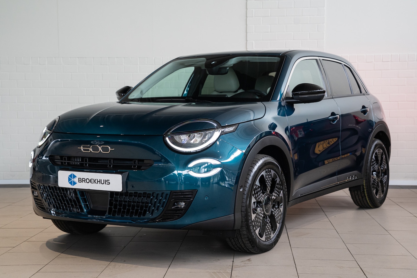 Fiat 600 - 1.2 145PK Hybrid La Prima | 8 Jaar garantie | Camera | Navigatie | Climate Controle | Lede - AutoWereld.nl