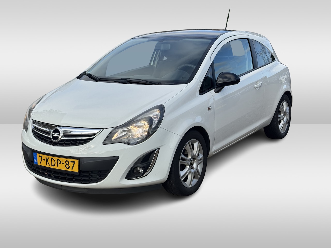 Opel Corsa - 1.2-16V Color Edition 118.417km!! / Navigatie / Sportstoelen / 16'' / Cruise Control - AutoWereld.nl