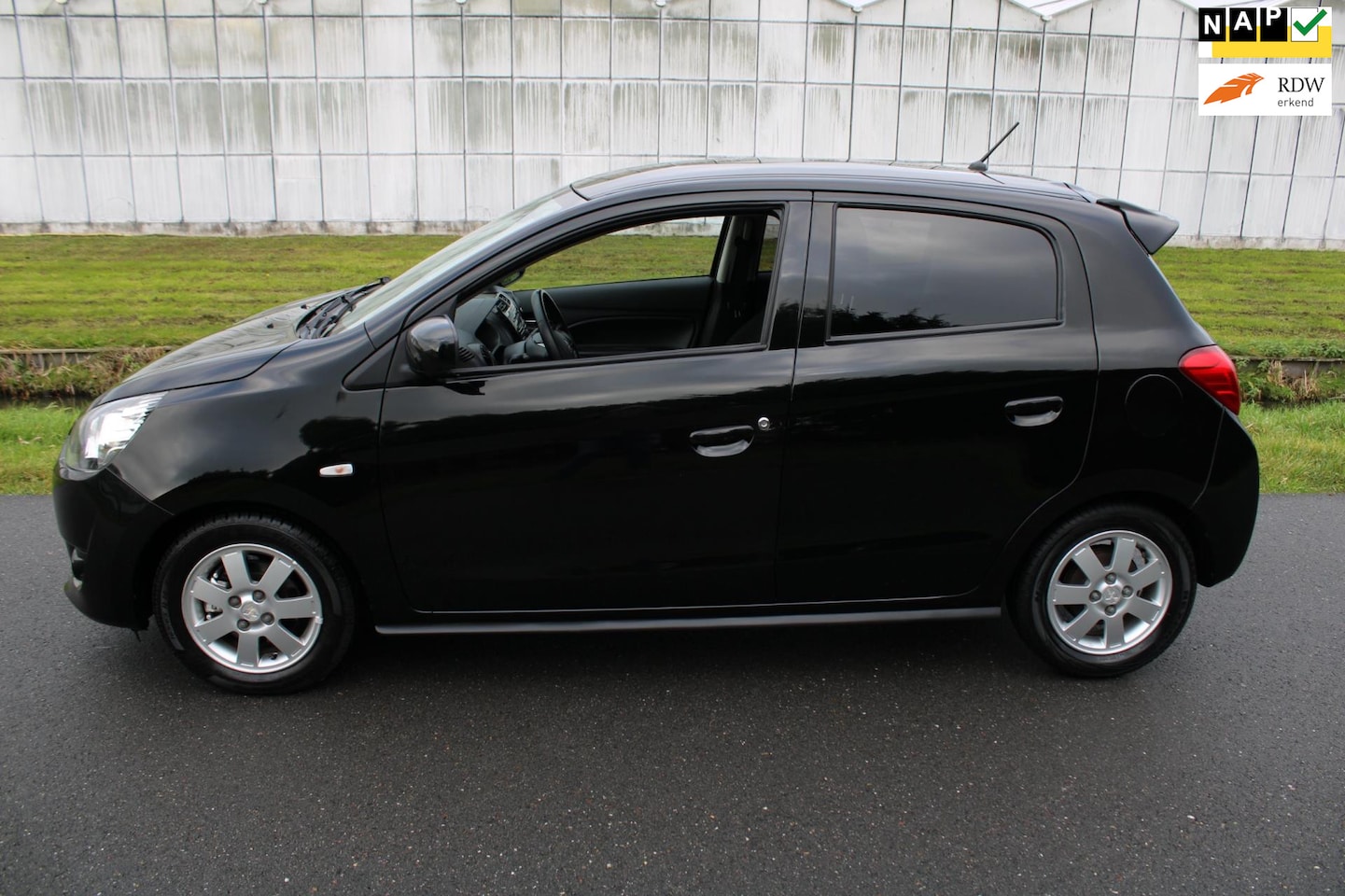 Mitsubishi Space Star - 1.0 Bright 5 Drs met Climate control - AutoWereld.nl