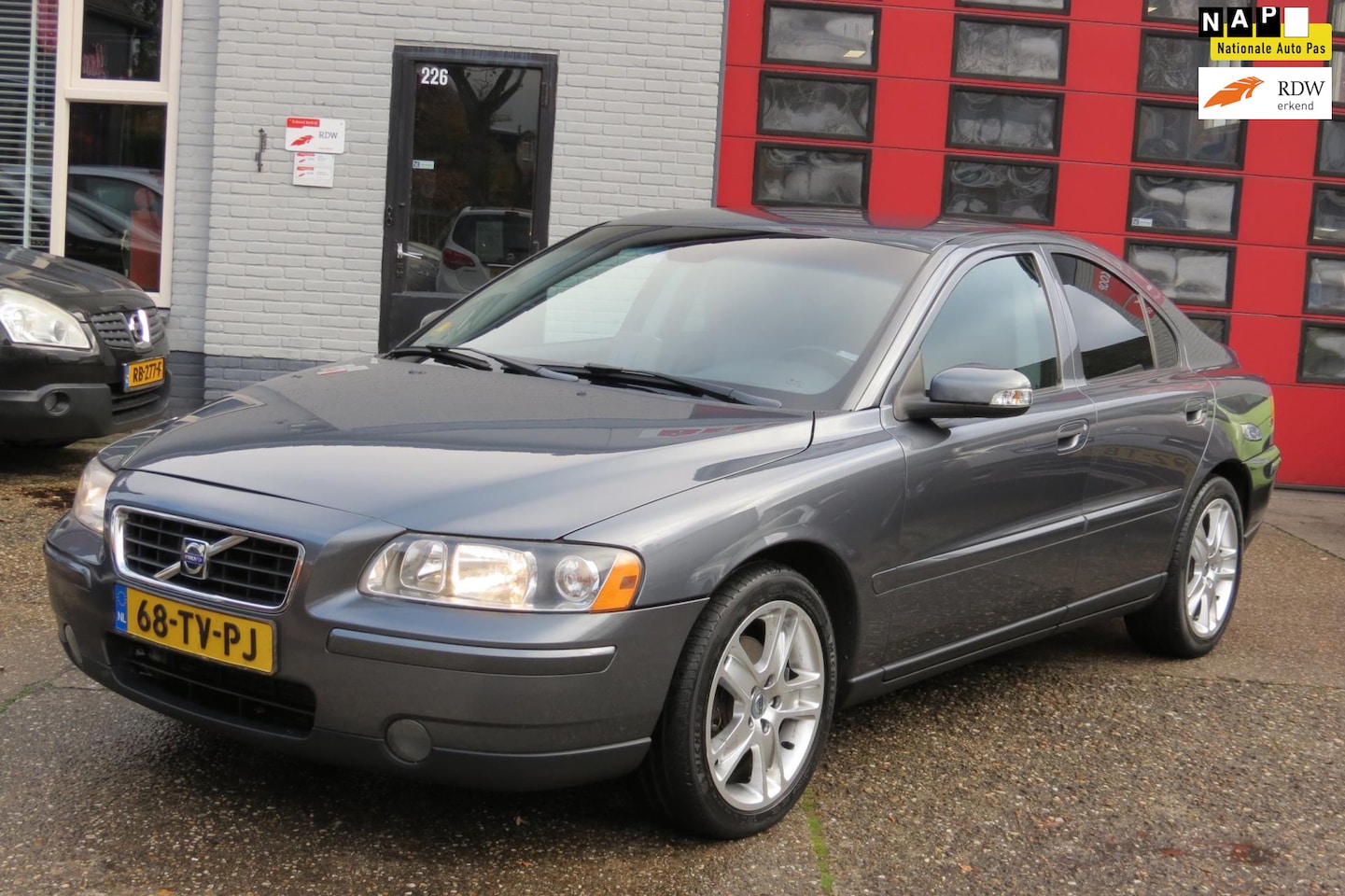 Volvo S60 - 2.4 D5 Momentum 2.4 D5 Momentum , AUTOMAAT , LEDER , NAVI - AutoWereld.nl