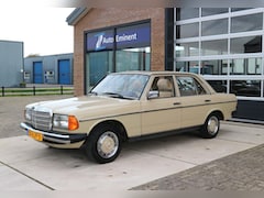 Mercedes-Benz 200-280 (W123) - 200 automaat schuifdak Taiga Beige