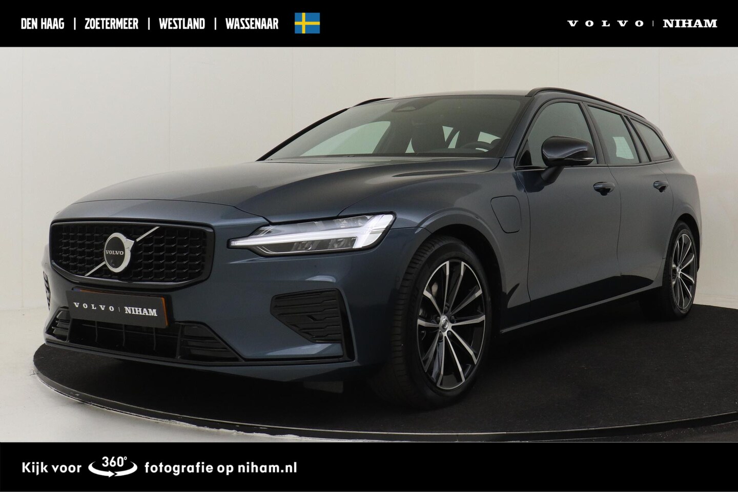 Volvo V60 - T6 PLUG-IN HYBRID AWD PLUS DARK -HARMAN/KARDON|360°CAM|BLIS|TREKHAAK|POWER-SEATS - AutoWereld.nl