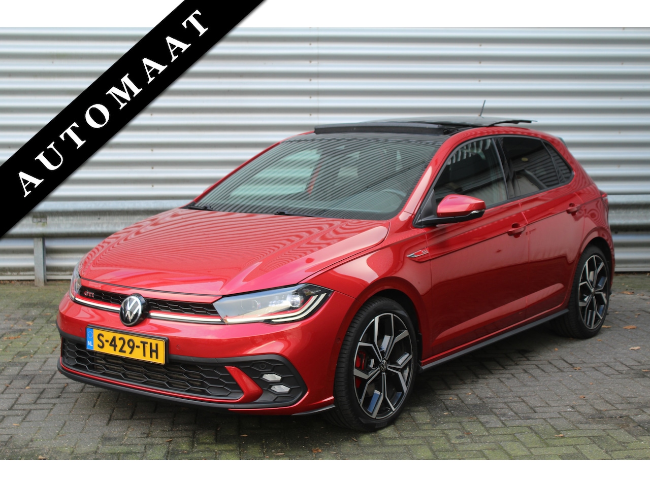 Volkswagen Polo - 2.0 TSI 207pk GTI DSG7 Panoramadak Clima Cruise Navi Camera Carplay Dig. Cockpit 18"LMV St - AutoWereld.nl