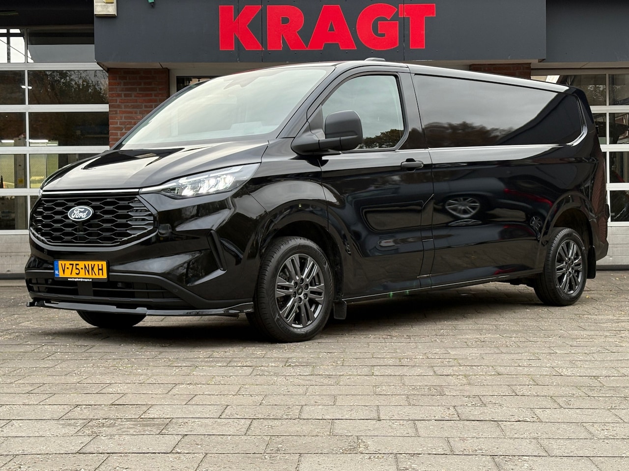 Ford Transit Custom - 320 2.0 TDCI L2H1 Trend|136PK|adaptieve cruise|achteruitrijcamera|airco|navi|apple carplay - AutoWereld.nl