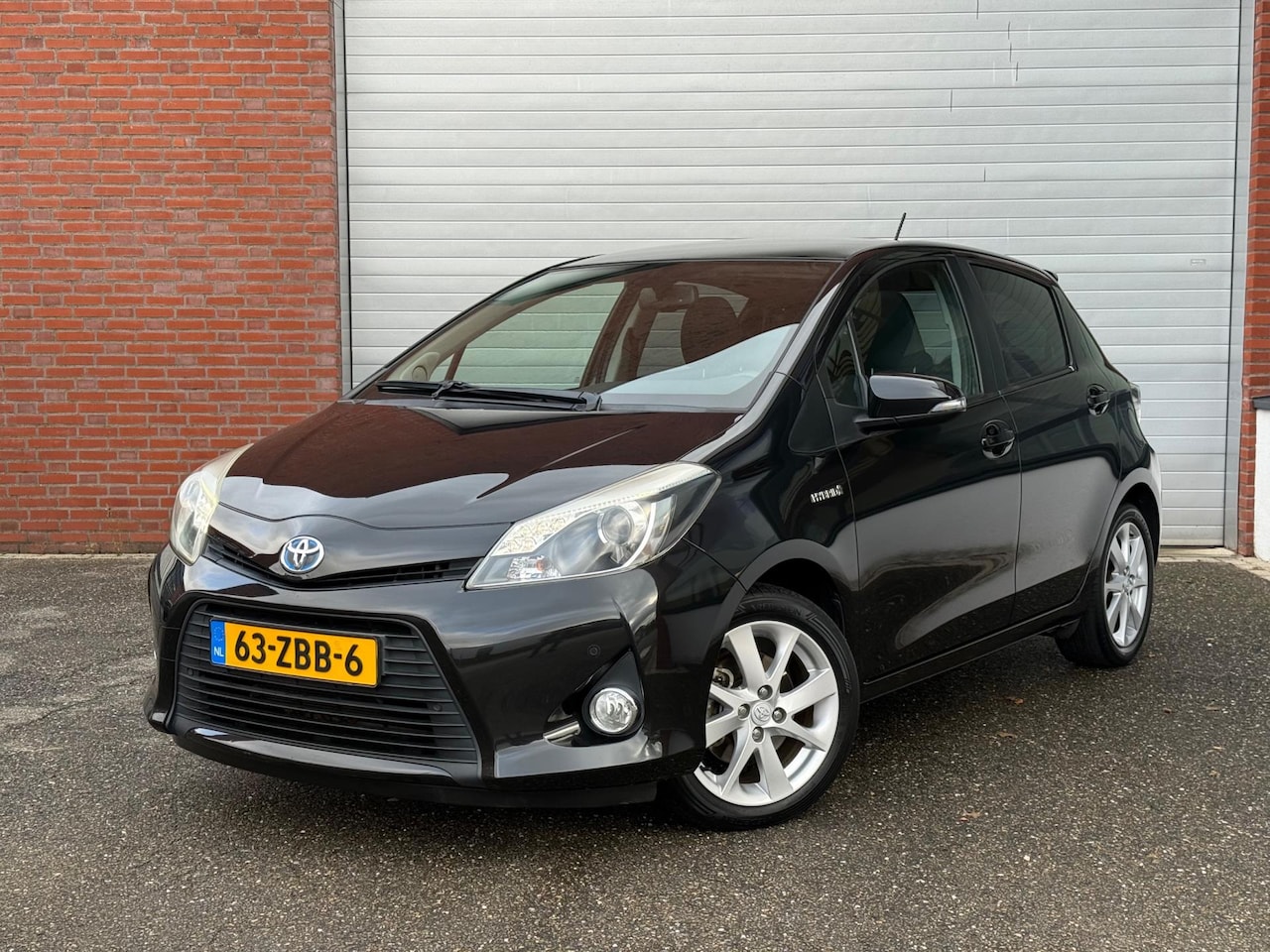 Toyota Yaris - 1.5 Full Hybrid Dynamic| PANO| NAP| AIRCO| NAVI - AutoWereld.nl