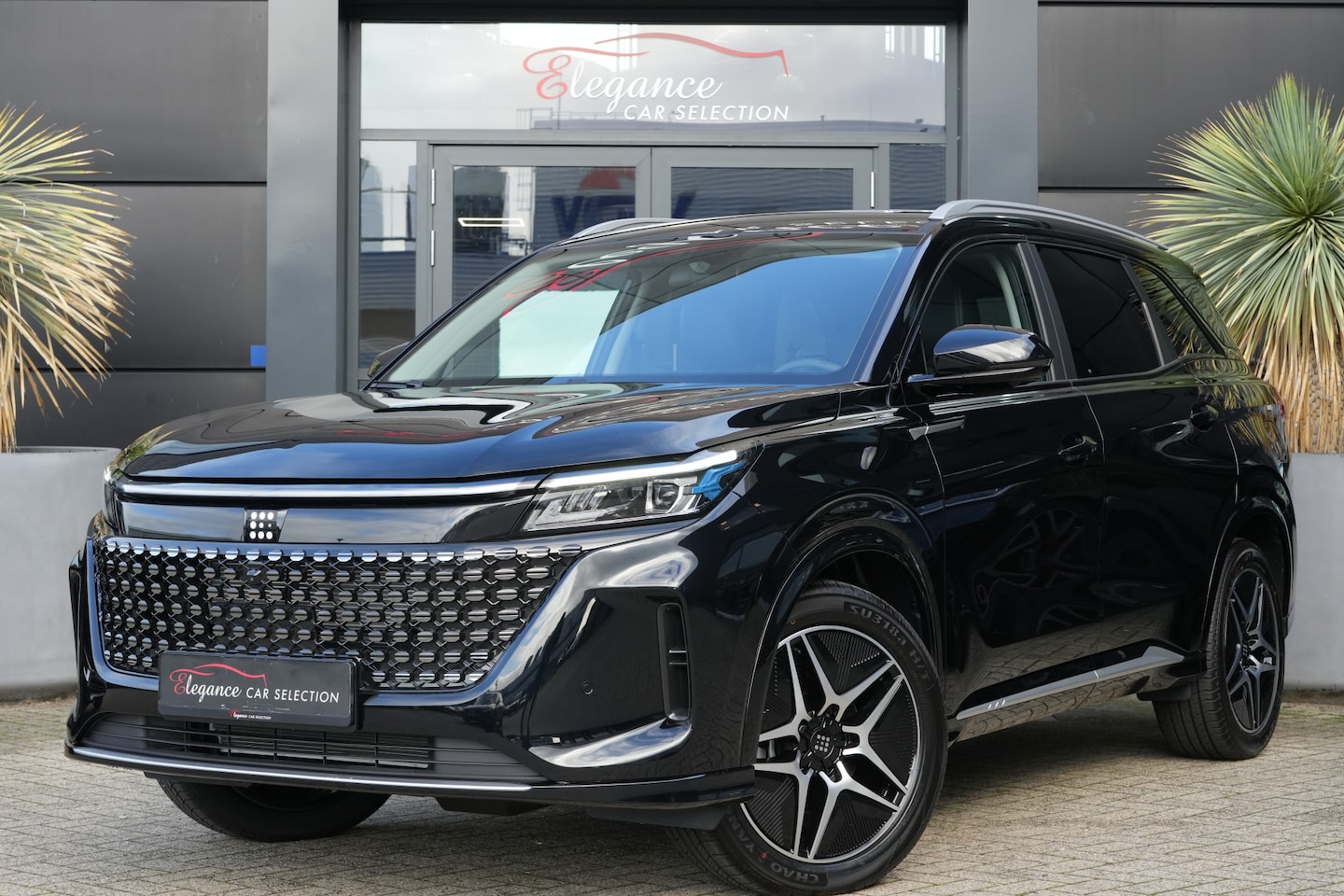 DFSK E5 - Plug-In-Hybrid 288pk Panoramadak/AppleCarplay/360camera 7p - AutoWereld.nl