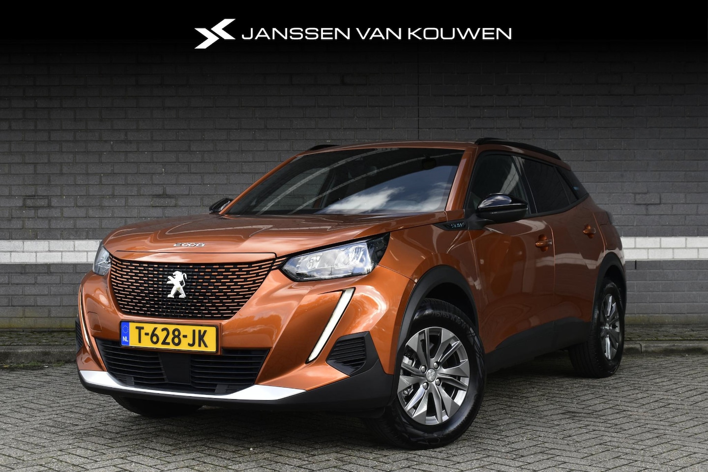 Peugeot e-2008 - EV Active Pack 50 kWh / Climate Control / Apple Carplay - AutoWereld.nl