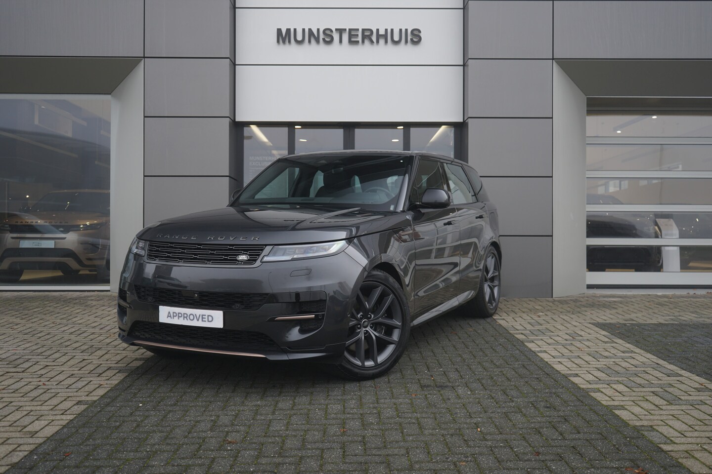 Land Rover Range Rover Sport - 3.0 P460e Dynamic SE PHEV | Elektrische trekhaak | Schuif/Kantel dak | Zitplaatsen voor en - AutoWereld.nl