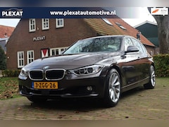 BMW 3-serie - 320i High Executive Aut. | Adaptieve Cruise | Elek. Trekhaak | Sportstoelen | Navigatie |