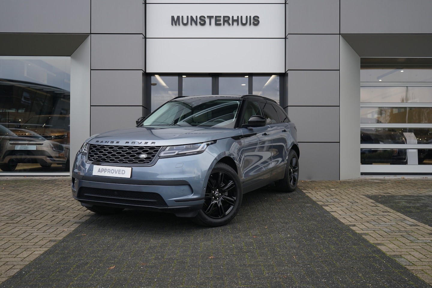 Land Rover Range Rover Velar - 2.0 P250 Turbo AWD SE | Trekhaak | Voorstoelen verwarmd | Schuif/Kantel dak | Meridian sur - AutoWereld.nl