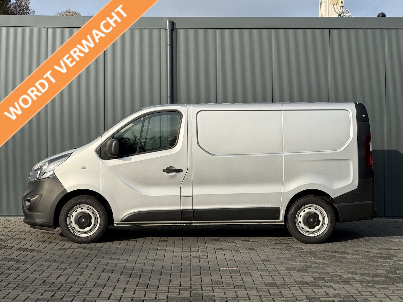 Opel Vivaro - 1.6 CDTI 126 PK / L1H1 / 1e EIG. / ACHTERKLEP / AIRCO / CRUISE / NAVI / CAMERA / BLUETOOTH - AutoWereld.nl