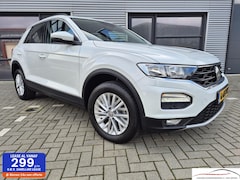 Volkswagen T-Roc - 1.5 TSI Style CAMERA ADAPTIVE NAVI PDC NAP