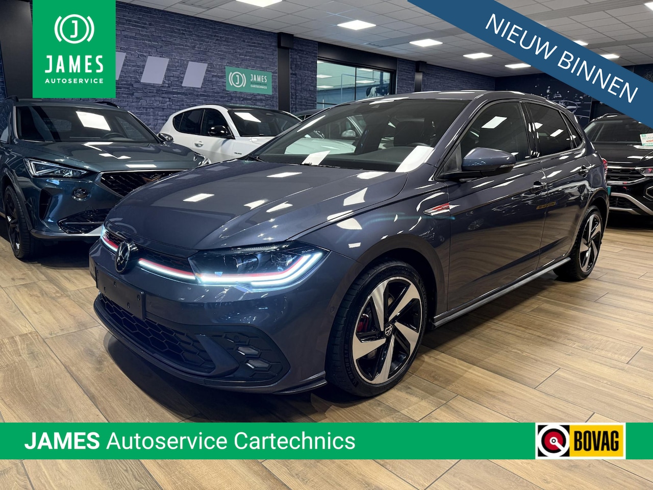 Volkswagen Polo - 2.0 TSI GTI |CarPlay|Stoelverwarming|17" Inch lichmetaal|Sperdifferentieel (XDS) - AutoWereld.nl