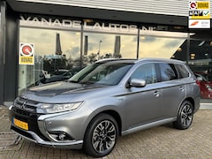 Mitsubishi Outlander - 2.0 PHEV Executive Aut. App-Connect Navi Camera Trekhaak NAP NL-Auto Dealeronderhouden