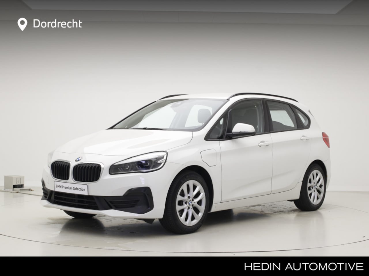 BMW 2-serie Active Tourer - 225xeExecutive | Head-Up | 2 jaar garantie | Plugin Hybride | Stoelverwarming | LED - AutoWereld.nl