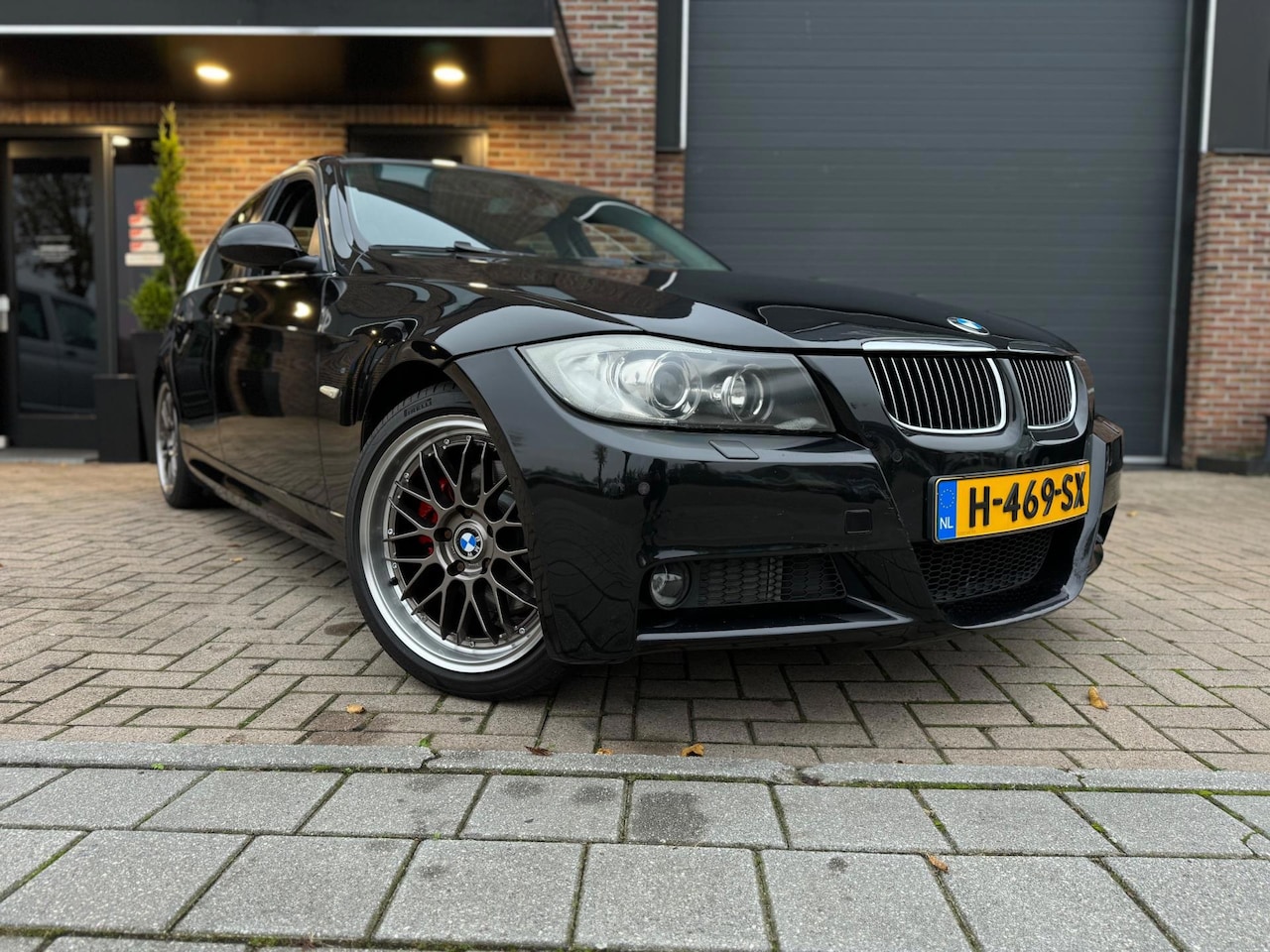 BMW M3 - 3-serie 330i M /// Pakket Sport 259PK Airco Navi Pano Leder Zwart Elk.Ramen zeer nette - AutoWereld.nl