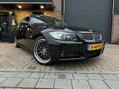 BMW M3 - 3-serie 330i M /// Pakket Sport 259PK Airco Navi Pano Leder Zwart Elk.Ramen zeer nette