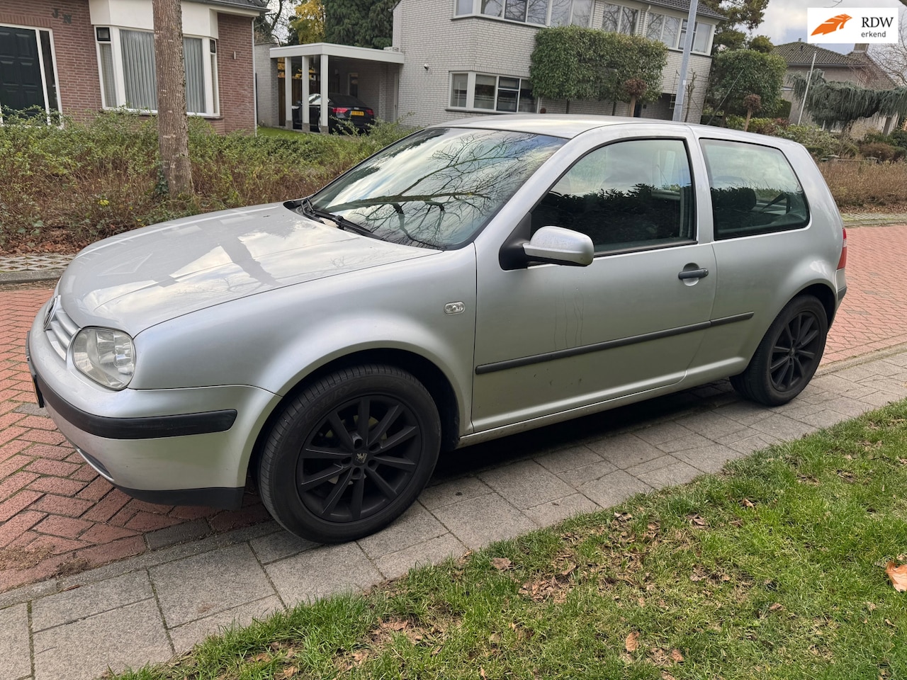 Volkswagen Golf - 1.4-16V Sportline 1.4-16V Sportline, met airco, APK 17-04-2026. - AutoWereld.nl