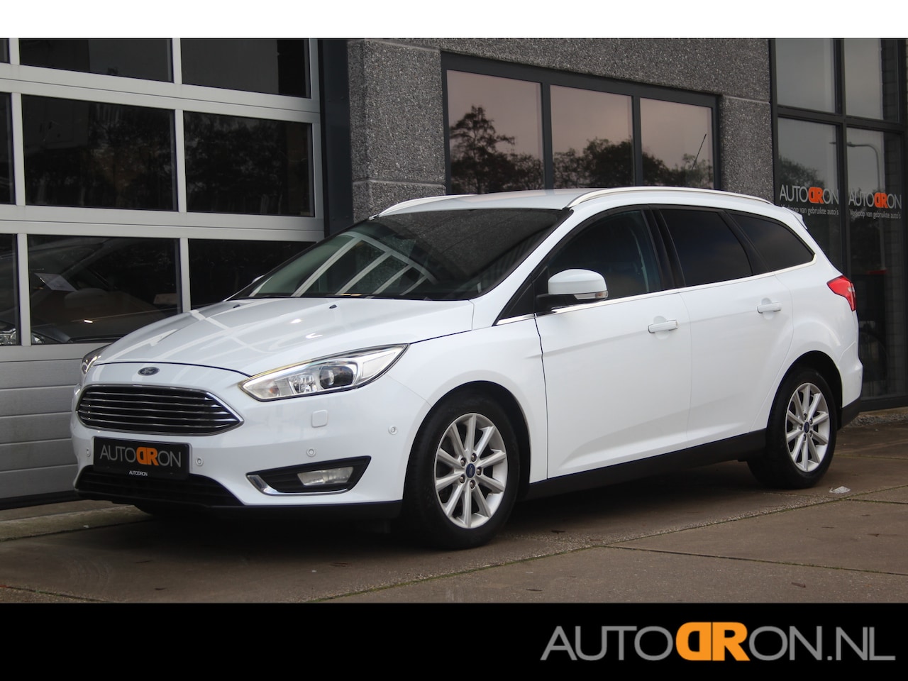 Ford Focus Wagon - 1.0 125 Pk Titanium Edition Half Leder Elec Stoel+Stoelverwarming Navi - AutoWereld.nl