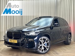 BMW X5 - xDrive45e 395PK *Carbon Schwarz* M-Sport / Panoramadak / Soft Close / Stoelkoeling / Swaro