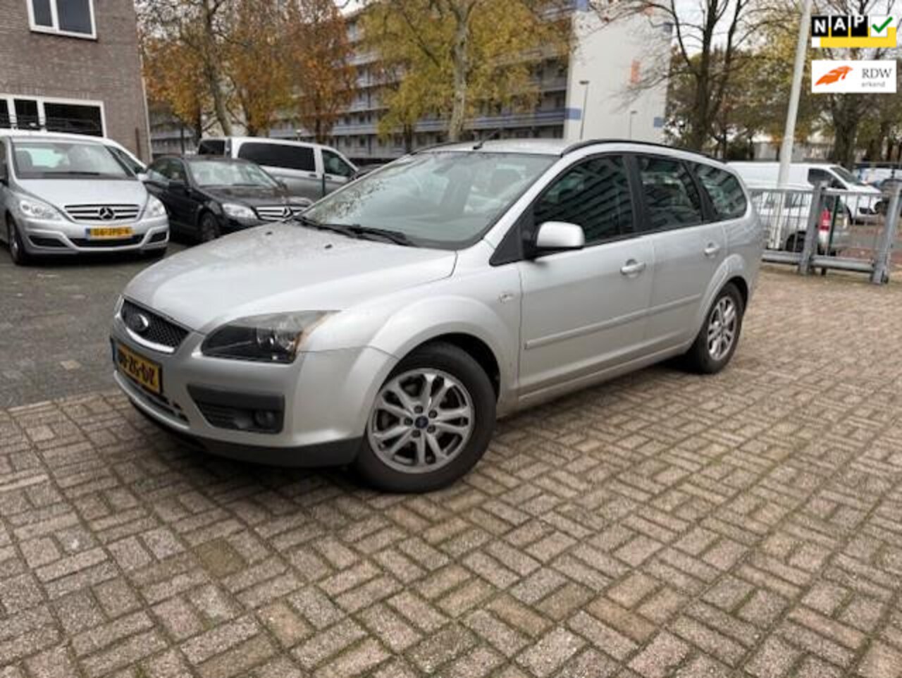 Ford Focus Wagon - 1.8-16V Ambiente Flexifuel Navi/Airco/Trekh - AutoWereld.nl