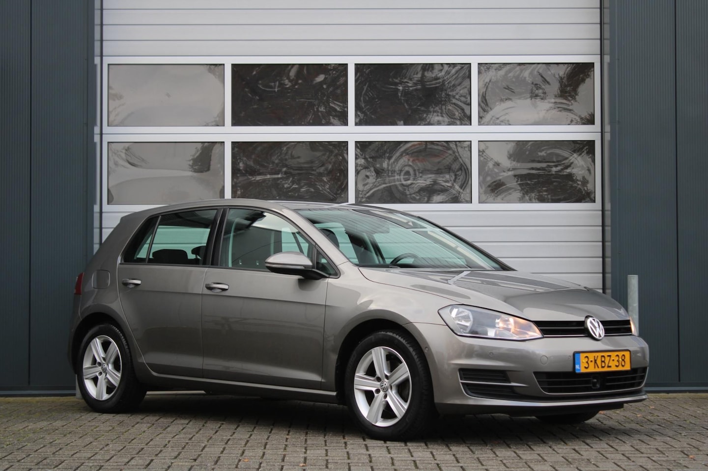 Volkswagen Golf - 1.4 TSI ACT Comfortline DSG AdaptieveCruise/Clima/Navi/Sportstoelen/Bluetooth/PDCv+a/Radio - AutoWereld.nl