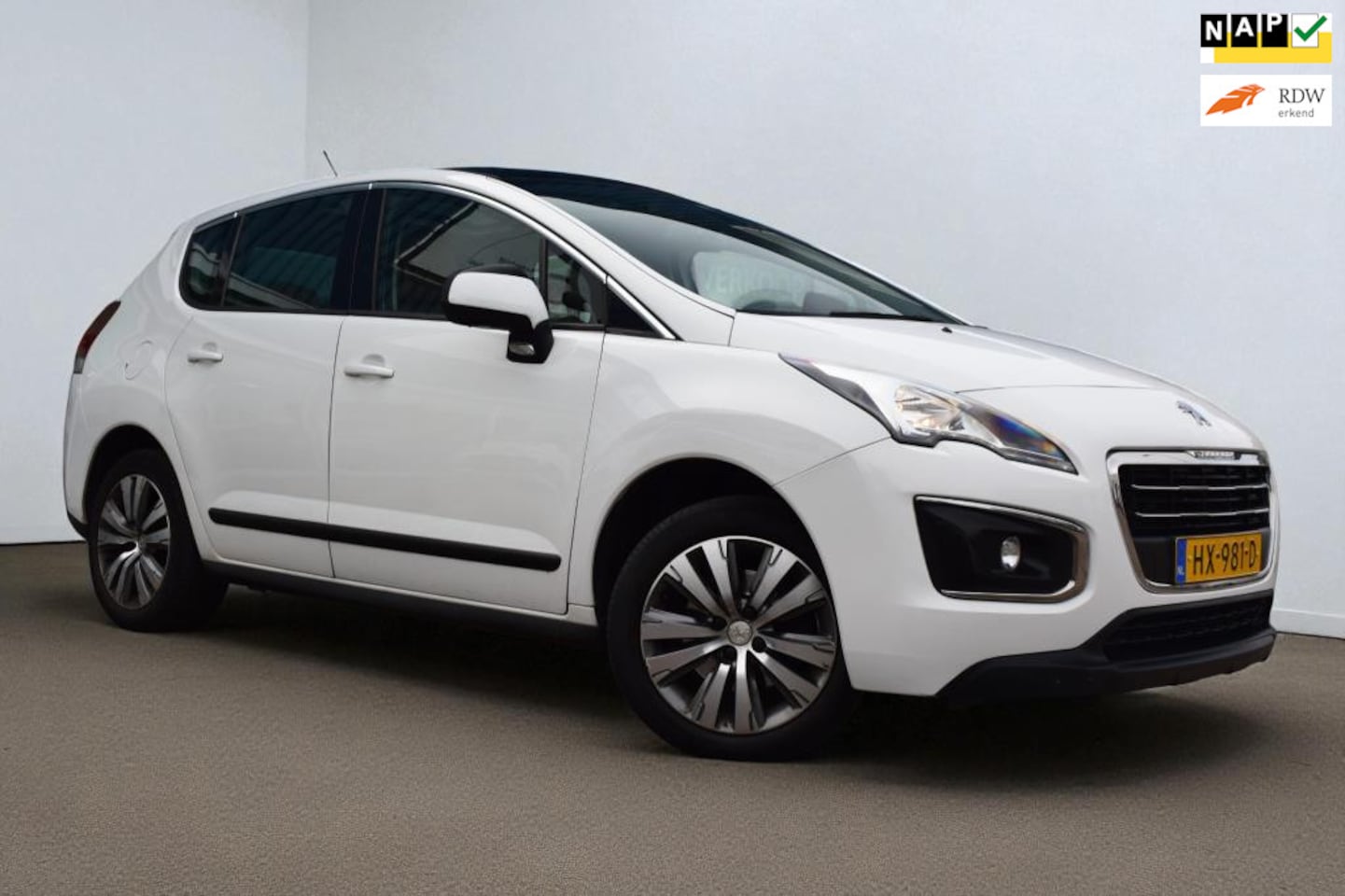 Peugeot 3008 - 1.6 THP Active 1.6 THP Active, Automaat, Panoramadak, Lederen bekleding, Parkeercamera, Navigatie, Premiu - AutoWereld.nl