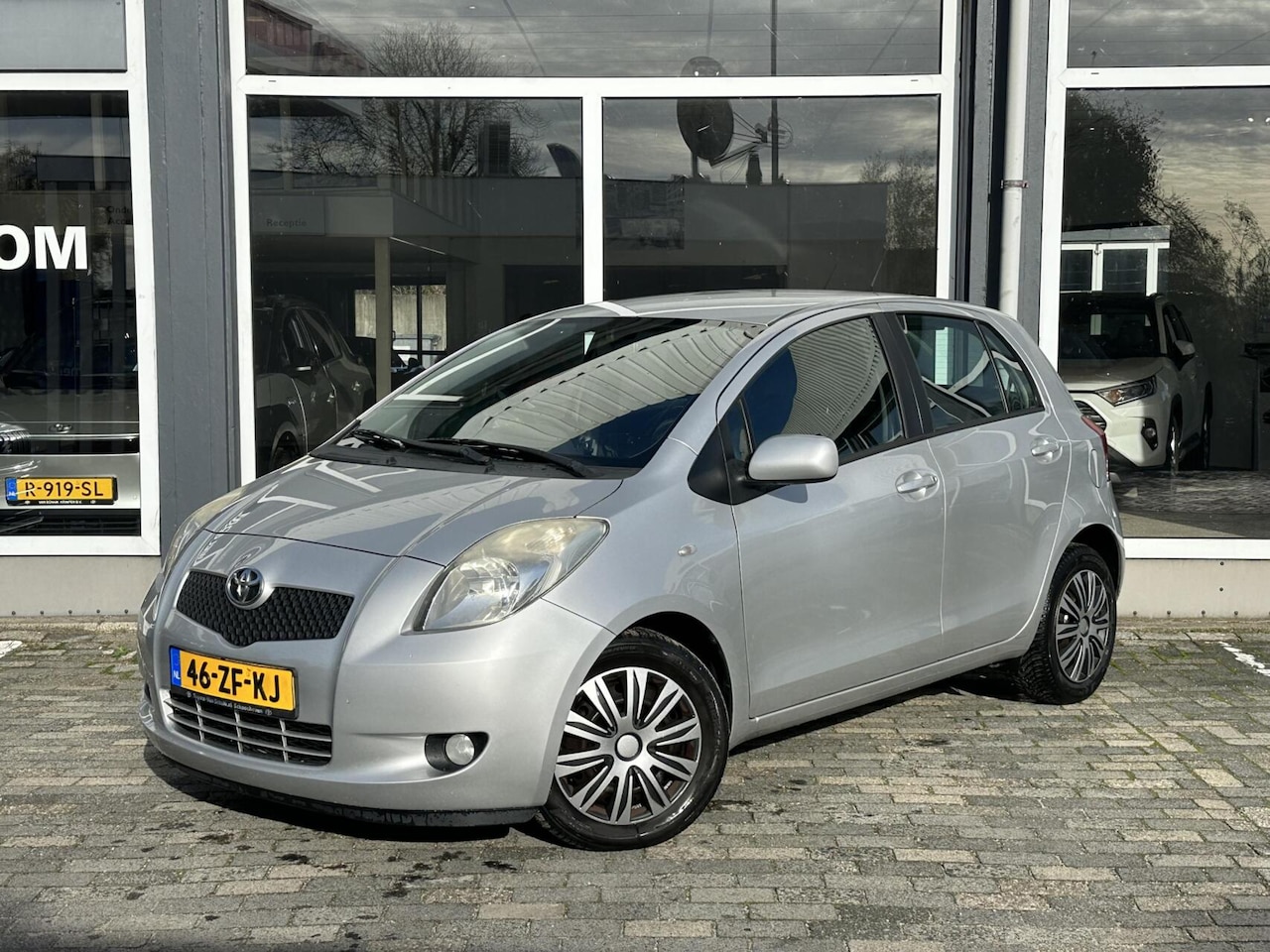 Toyota Yaris - 1.3 VVTi Sol Airco|All Season|Dealer onderhoud - AutoWereld.nl