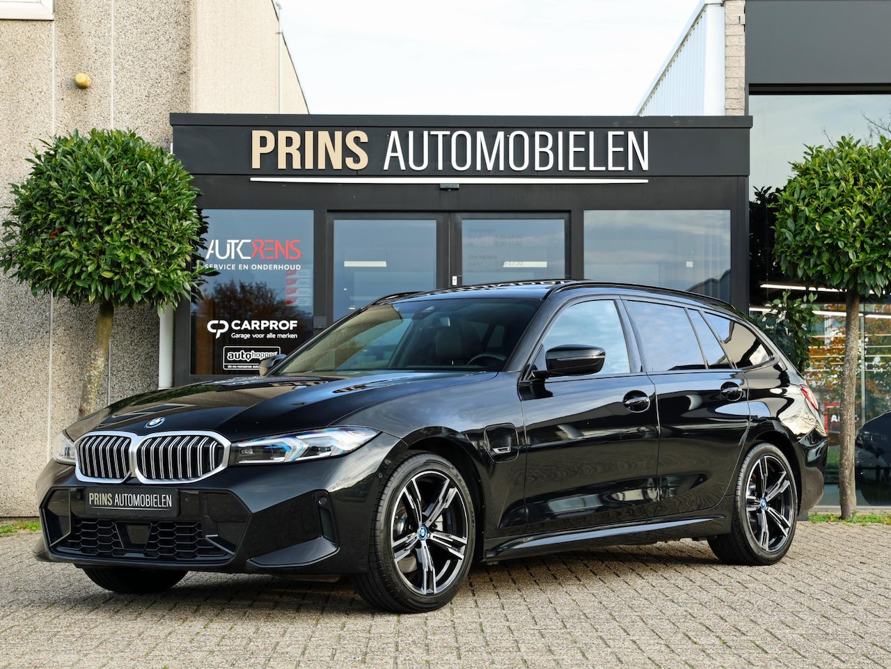 BMW 3-serie Touring - 330e M-Sport|Pano|Headup|Keyless|Laser - AutoWereld.nl