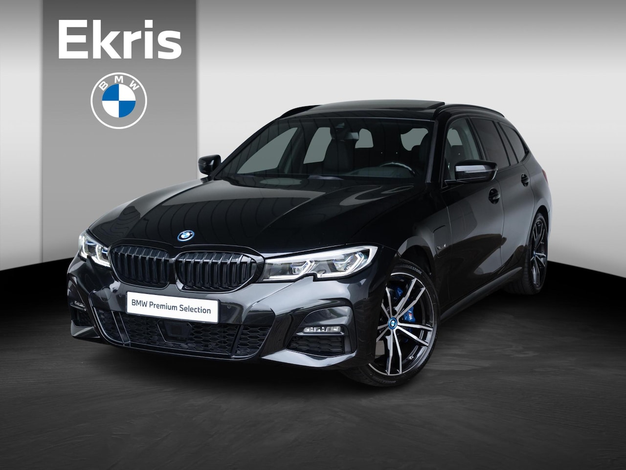 BMW 3-serie Touring - 330e xDrive | M Sport | Innovationspakket | Verwarmd Stuurwiel | Comfort Access | Achterui - AutoWereld.nl