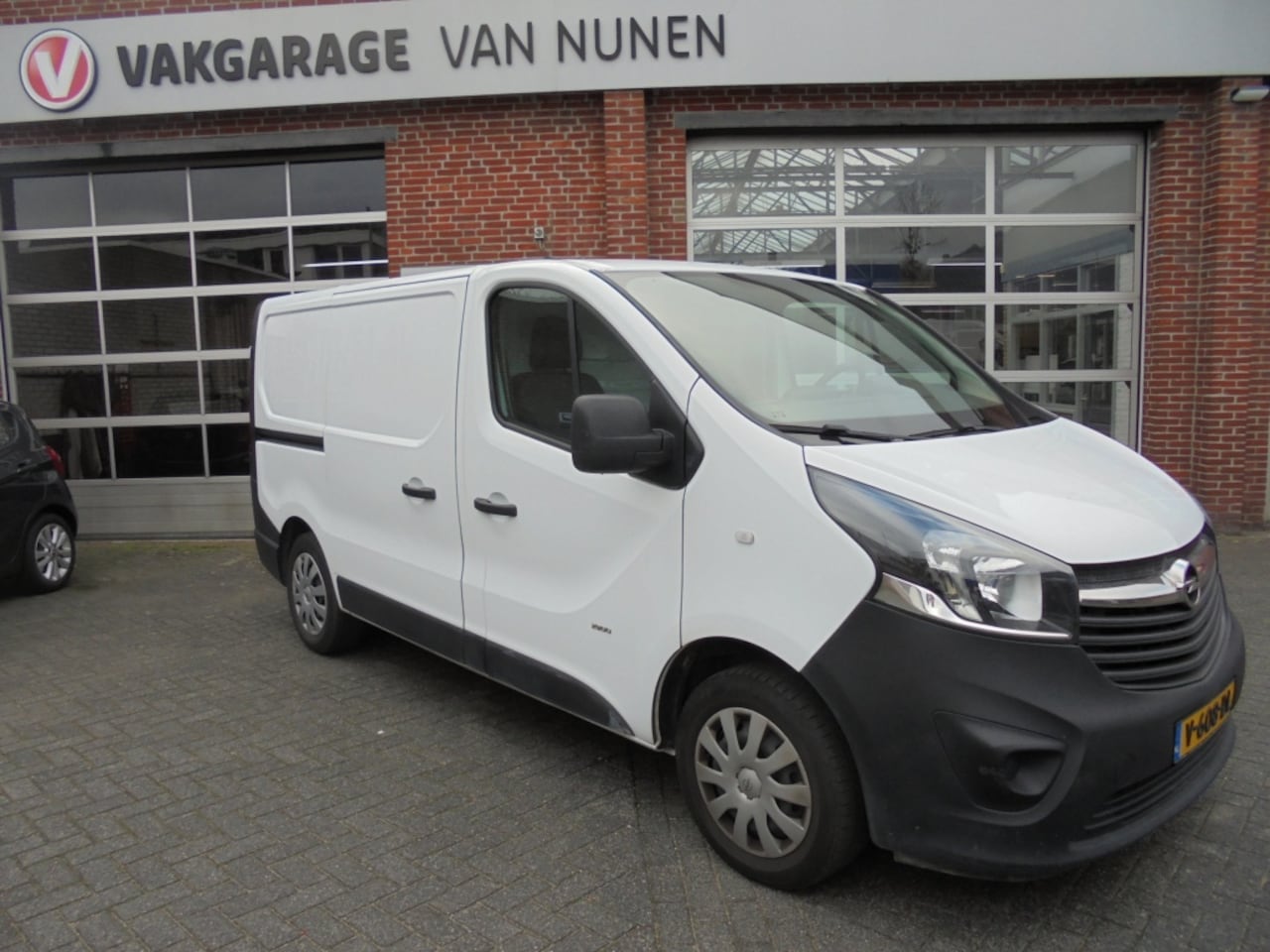 Opel Vivaro - 1.6 CDT Ed Eco||Euro6||Trekhaak||Airco|| - AutoWereld.nl