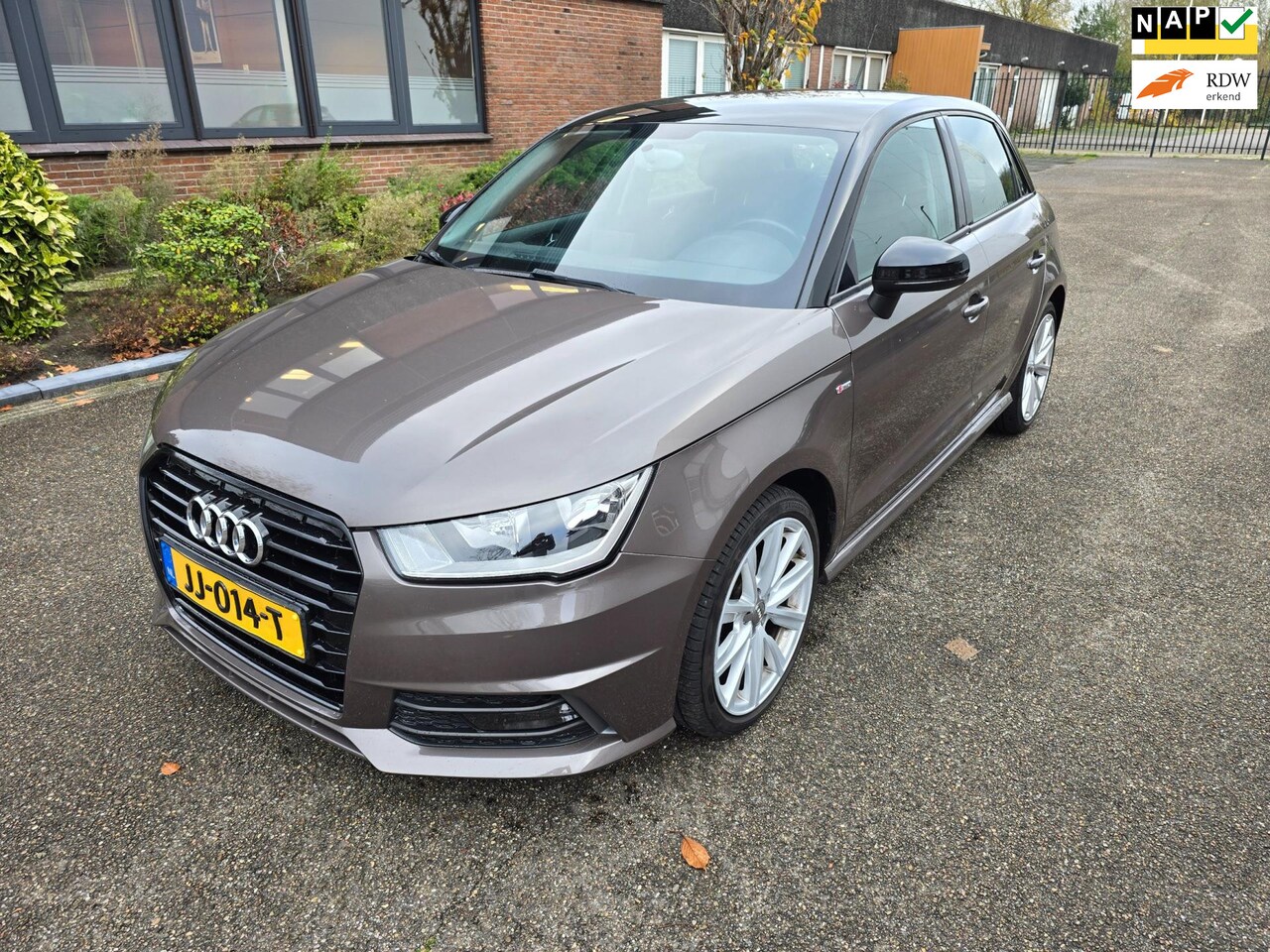 Audi A1 Sportback - 1.0 TFSI Adrenalin Airco Boekjes Navi Nap - AutoWereld.nl