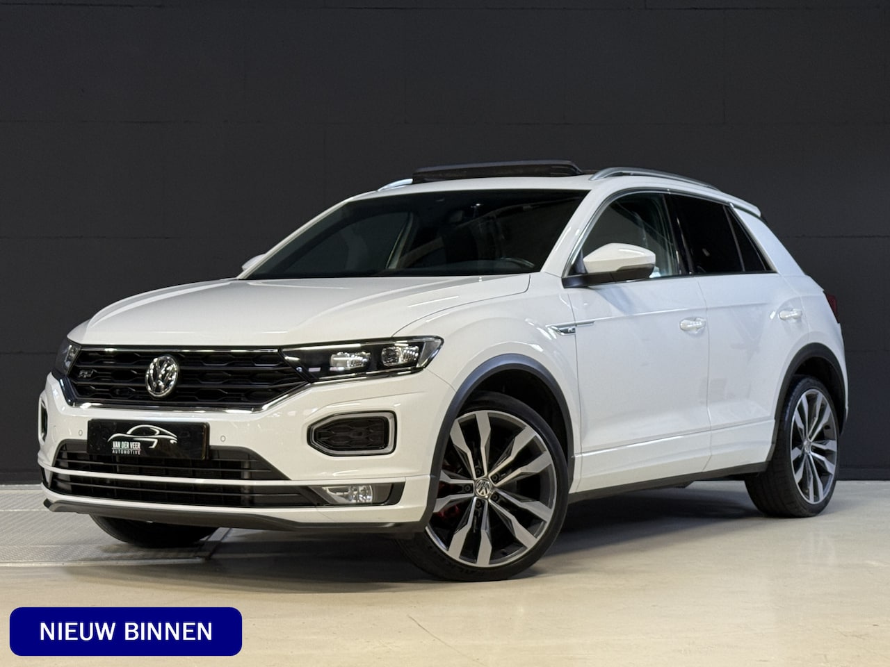 Volkswagen T-Roc - 2.0 TSI 4Motion Sport Business R | Pano | R-Line | Stoelverwarming Apple Carplay | Elektri - AutoWereld.nl