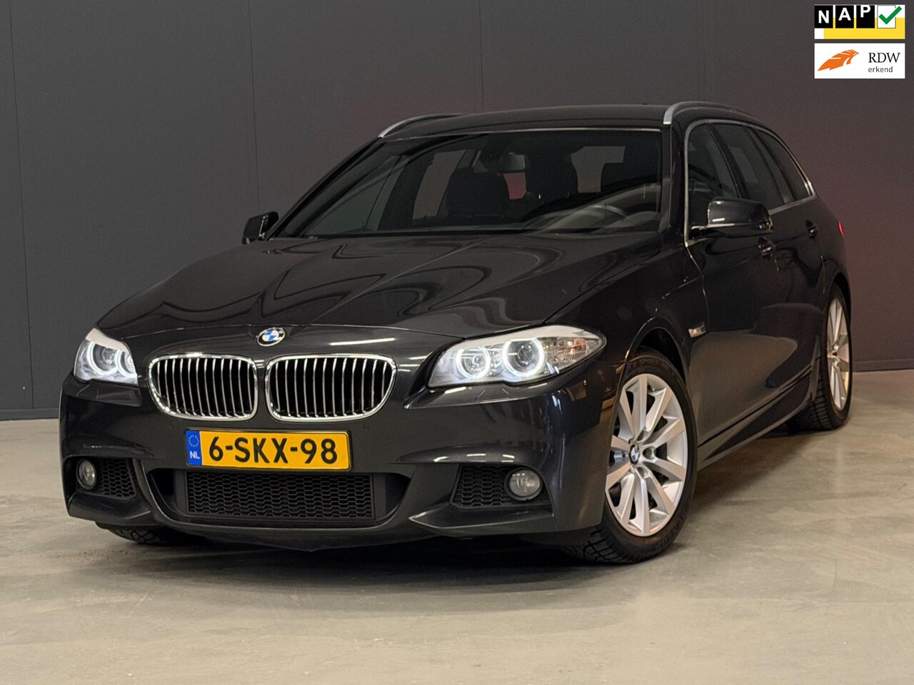 BMW 5-serie Touring - 520i Executive M Sport AUTOMAAT ALCANTARA/NAVI/CRUISE | KEURIGE AUTO - AutoWereld.nl