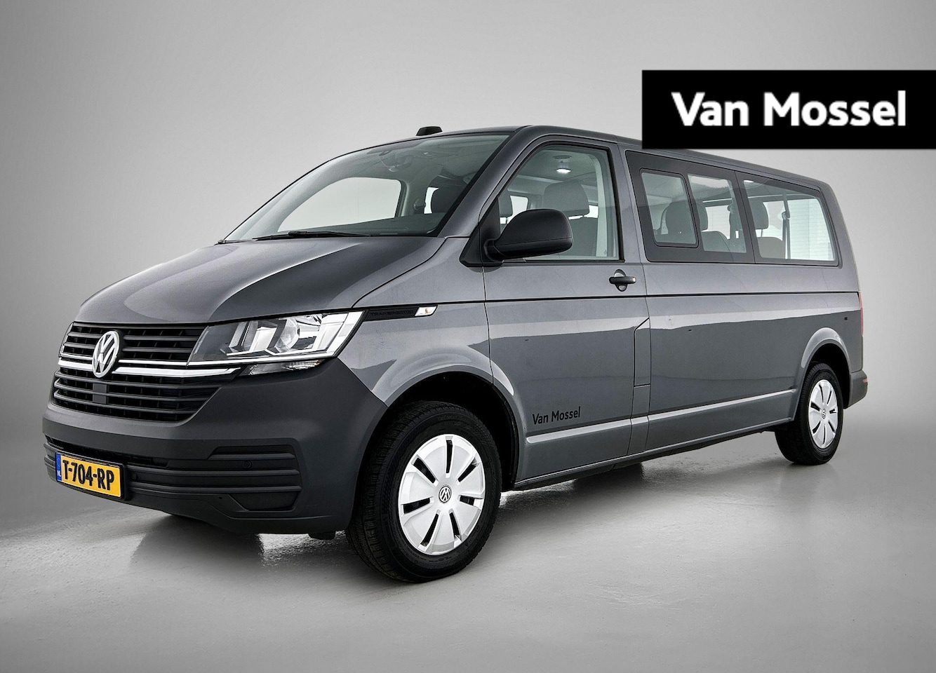 Volkswagen Transporter Kombi - 2.0 TDI L2H1 150 PK | Automaat | Airco | Voorstoelen verwarmd | Trekhaak | 9 zits | Radio - AutoWereld.nl