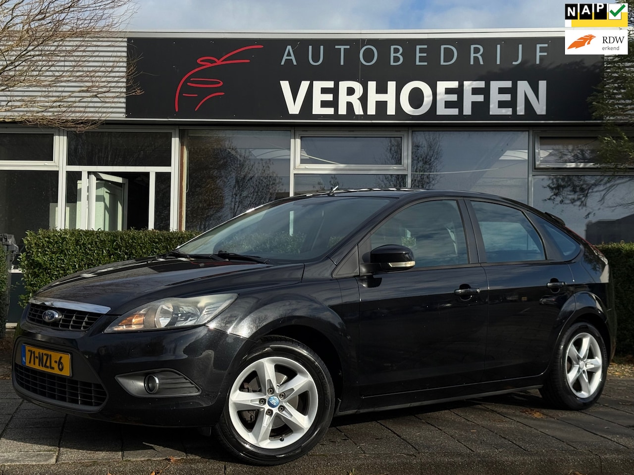 Ford Focus - 1.6 Comfort - CRUISE CONTR - CARPLAY - TREKHAAK - APK TM 11-2027 !! - AutoWereld.nl