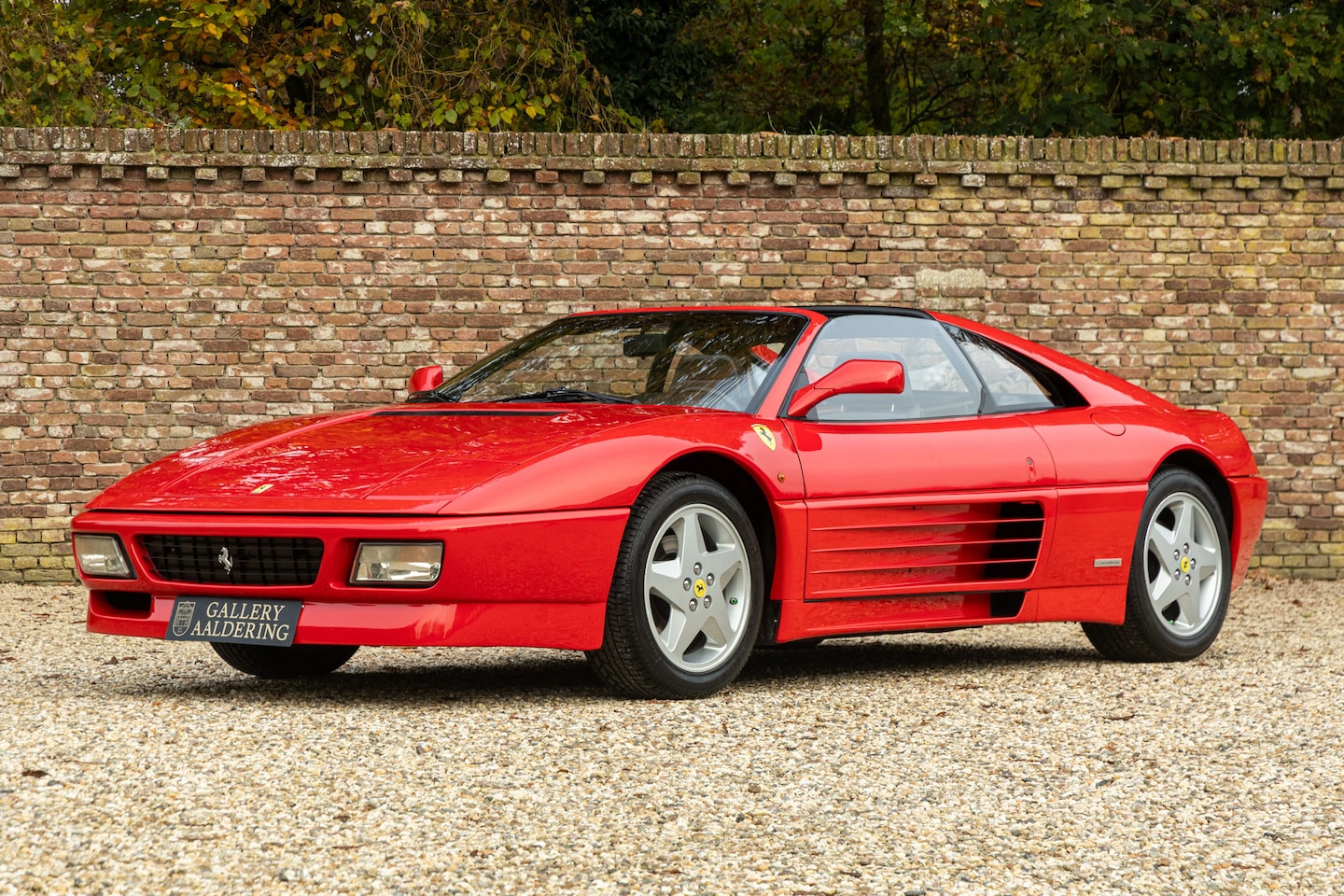 Ferrari 348 - TS "Well-preserved condition" Beautifully preserved both inside and out, Ferrari color sch - AutoWereld.nl