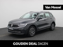 Volkswagen Tiguan - 1.4 TSI eHybrid Life | 245 PK | Automaat | Trekhaak | Verwarmbaar Stuurwiel | Digital Cock