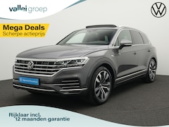 Volkswagen Touareg - 3.0 TSi eHybrid 340 pk Tiptronic 4MOTION Elegance | Panoramadak | Luchtvering | 360 camera