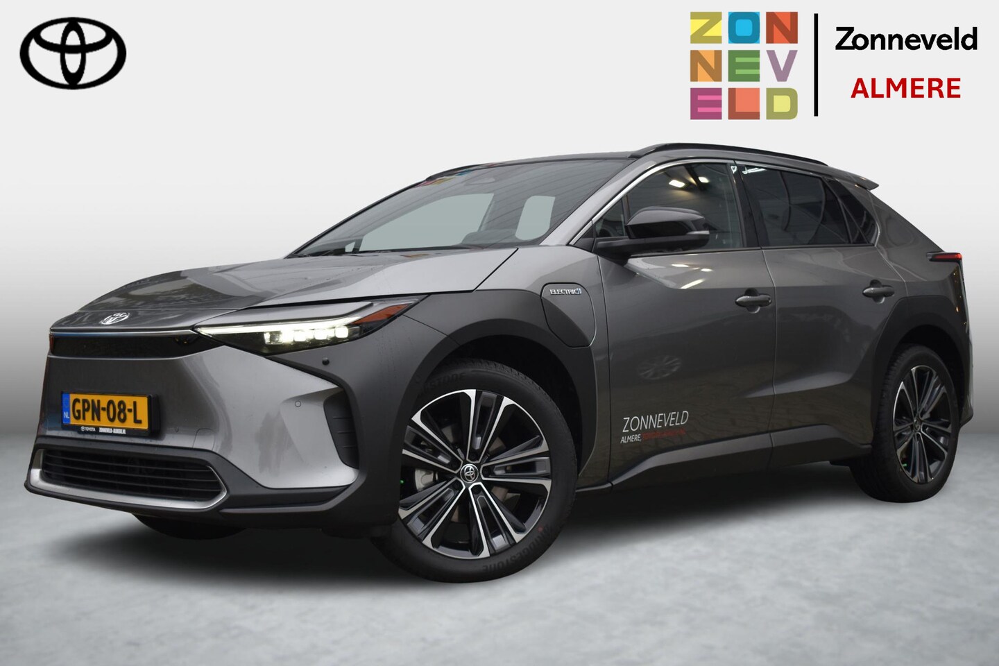 Toyota bZ4X - Premium 71 kWh (20" LMV, Panoramadak, Bi-tone, JBL Audio) - AutoWereld.nl
