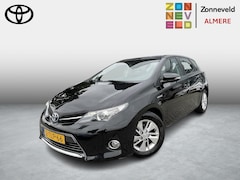Toyota Auris - 1.8 Hybrid Aspiration All seasonbanden