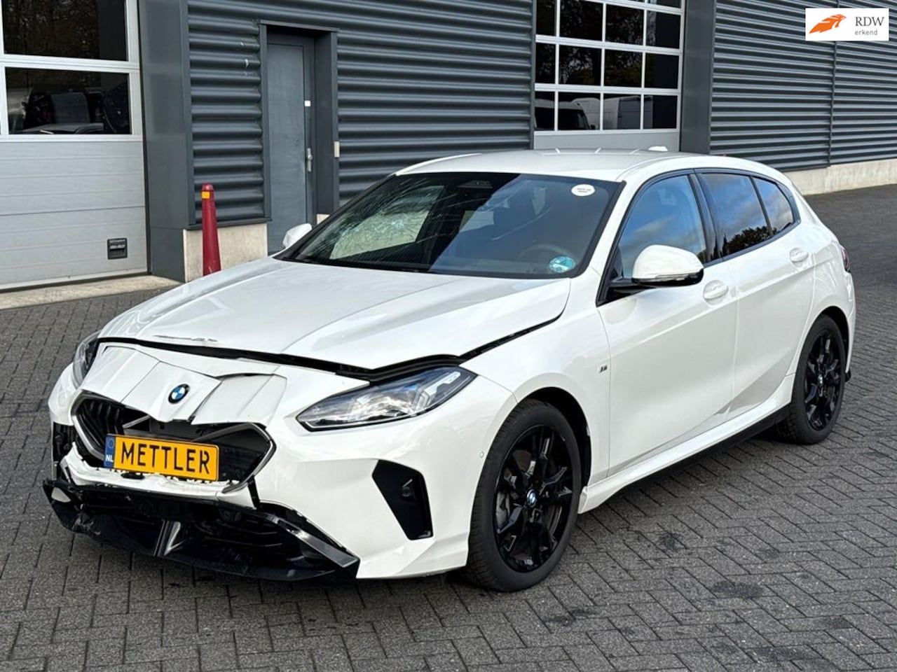 BMW 1-serie - 120 120, M sport, harman kardon, memory seats, camera, navigatie - AutoWereld.nl