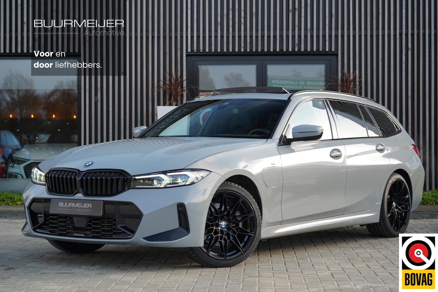 BMW 3-serie Touring - 330e M Sport | M Kuipstoelen | HUD | Stoelverwarming | 19'' lm velgen | Elektrisch verstel - AutoWereld.nl